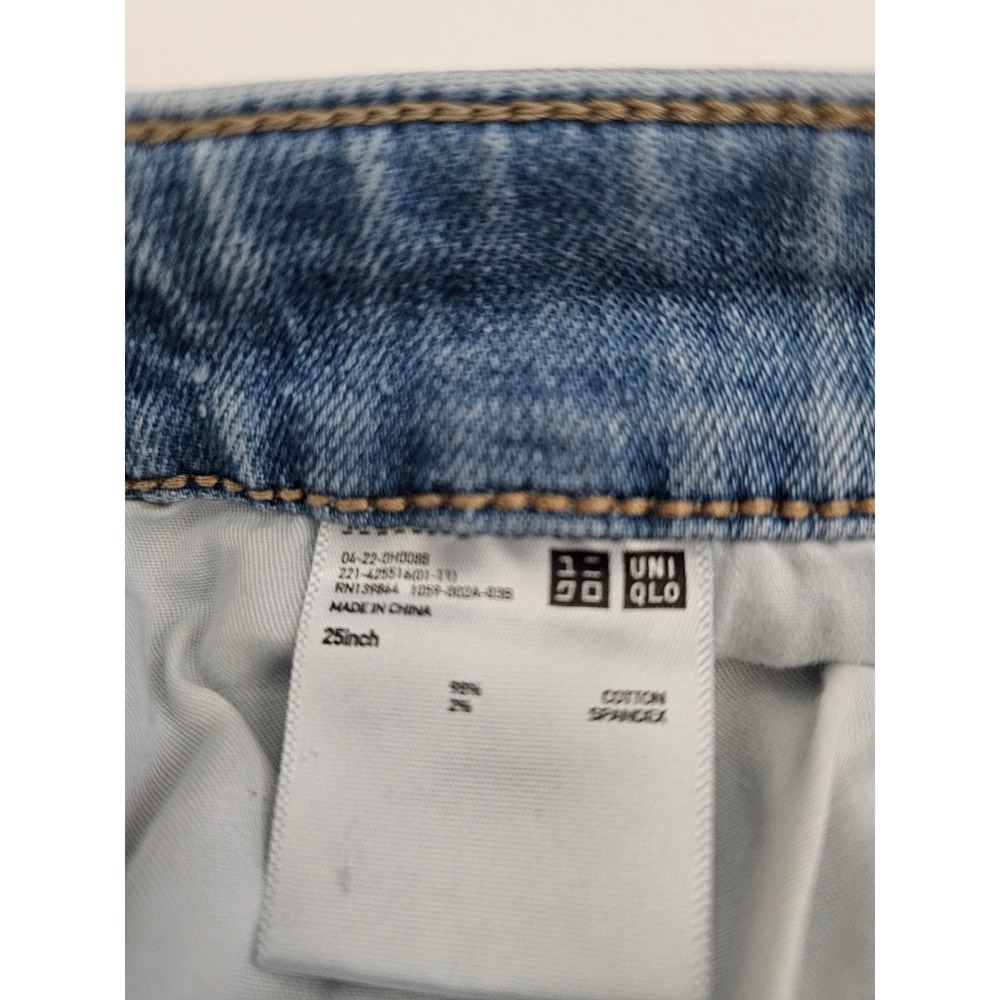 Uniqlo Jeans Womens 25 Light Wash Distressed Wide‎ Leg High Rise Raw Hem - Picture 5 of 5